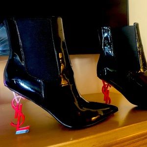 Yven Saint Laurent black boots